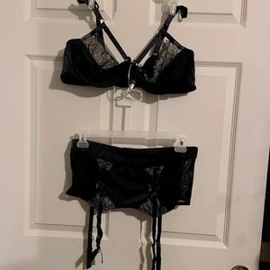 NWOT Sexy Cage Bra & Garter Set Black & Blush, 3x (40-50” bra; 34-56” garter!)